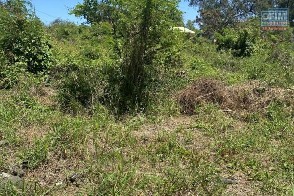 Superbe terrain plat de 427 m2 au centre ville de la possession