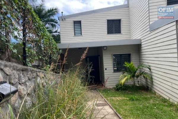 TRES BELLE VILLA F4 EN MITOYENNETE