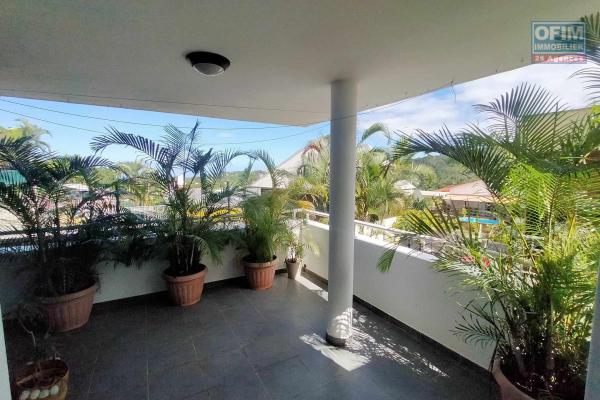 Superbe appartement 2 chambres avec jardinet au centre ville de l'Entre Deux