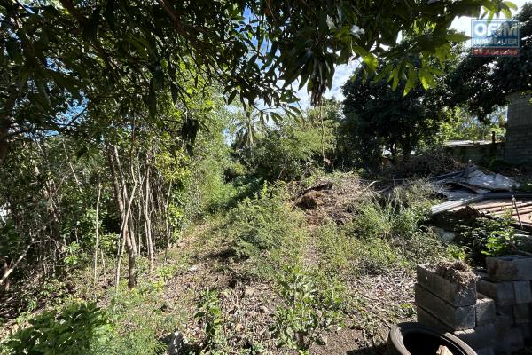 Beau terrain de 850 m2 secteur le Ouaki à La Rivière