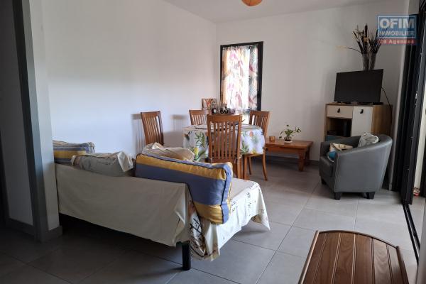 A vendre Appartement T2 au centre ville de la Possession vendu avec locataire.