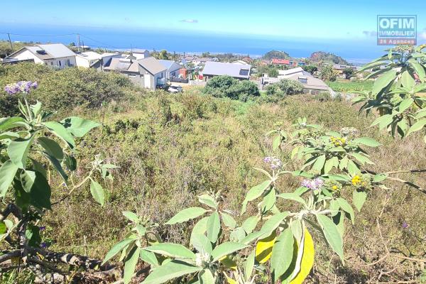 A vendre deux magnifiques terrain d'environ 758 m² par terrain à Piton Hyacinthe La Plaine des Cafres