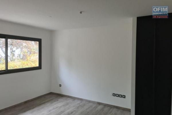 A louer joli studio neuf d'environ 24 m² proche de l'université le Tampon