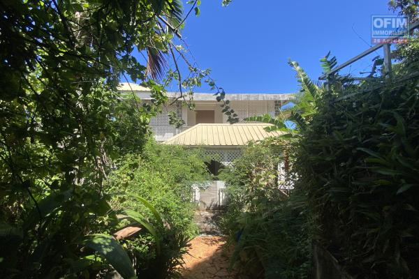 A saisir!  maison avec une vue imprenable et panoramique sur mer.