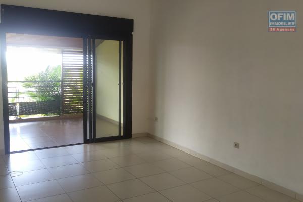 A LOUER APPARTEMENT F3 DUPLEX DE 83 M2 AVEC VUE MER A LA SALINE LES BAINS