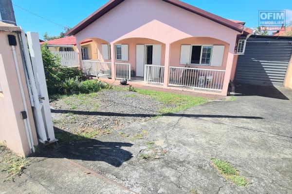 MAISON F4 SITUÉE À RIVIERE DU MAT LES BAS