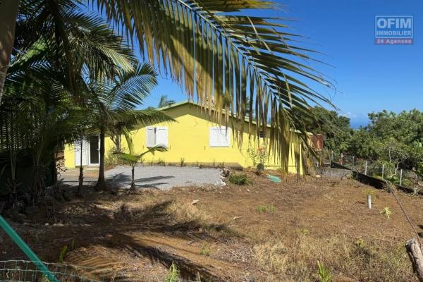A louer magnifique villa MEUBLE F5 de plain-pied entièrement rénovée d'environ 120 m²  à Berive