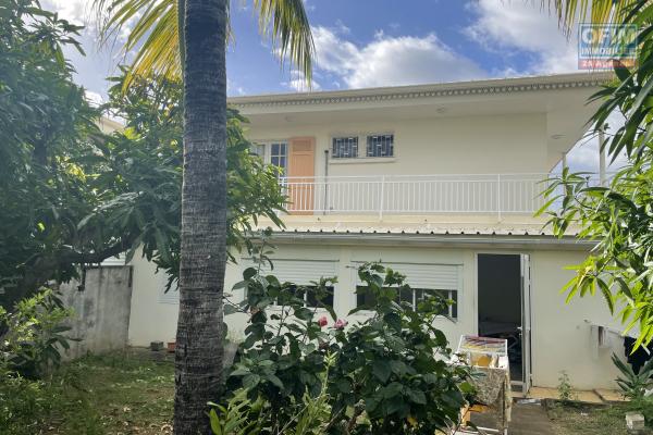 A vendre grande maison à La POSSESSION (Rivière des galets)