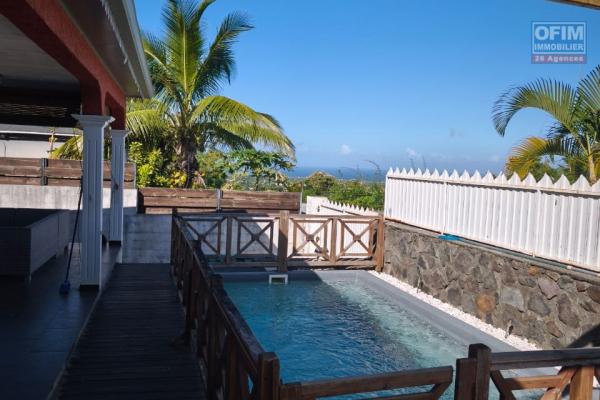 Maison familiale avec piscine à reprendre en main – La Rivière Saint-Louis
