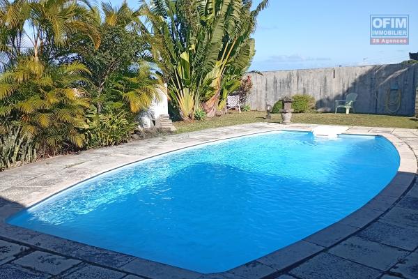 VILLA F4 avec piscine