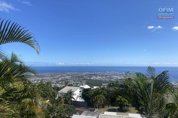 A VENDRE T2 lumineux avec belle vue mer panoramique à Pichette la Possession.