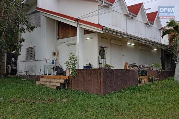 villa F7/8 en duplex à rafraichir le tampon