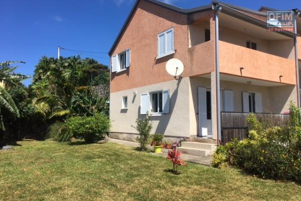 A louer maison T4 mitoyenne d'un coté proche centre de La Montagne