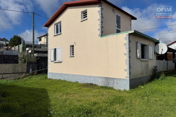 A louer jolie villa de type F4 entièrement rénovée la Plaine des Cafres