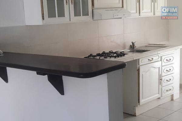 APPARTEMENT 2 CHAMBRES, AVEC JARDIN DANS RÉSIDENCE PRIVÉE, CALME ET SÉCURISÉE