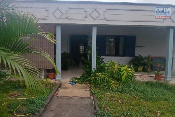 A LOUER maison de type F6 non meublée sur Saint-Gilles Les Hauts à 1418,59 euros