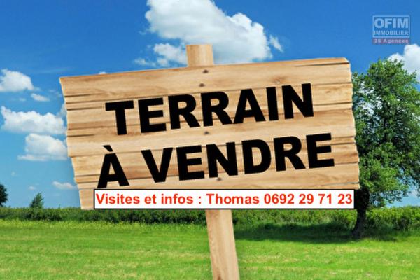A vendre vaste terrain constructible de 1742 m2 à Sainte-Anne (Saint-François)