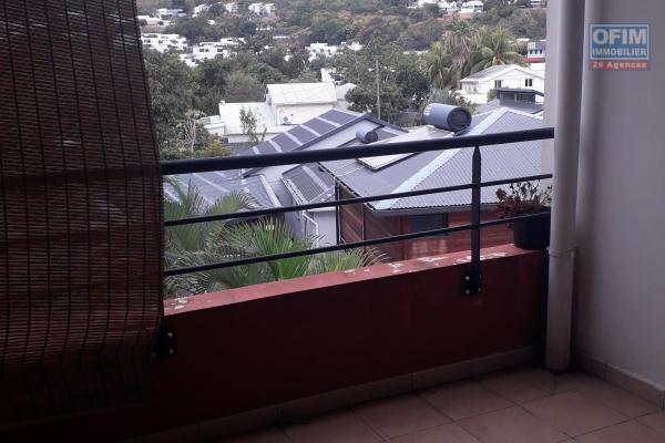 A louer appartement F4 sur le bas de la Possession