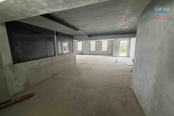 À vendre local de  97m2 à Saint-Denis