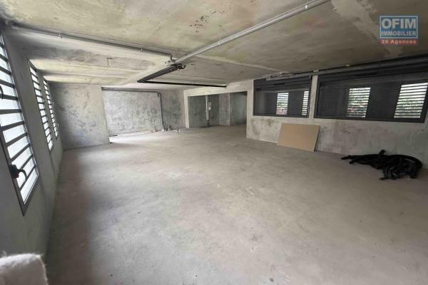 À vendre bureau de 97m2 à Saint-Denis