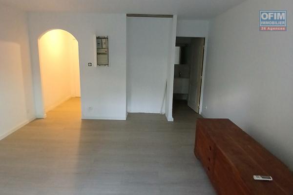 A LOUER Studio  avec cour sur Sainte-Marie à 550 euros!