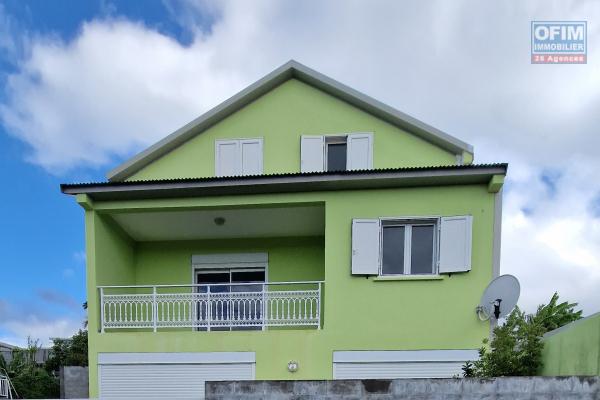 A louer Maison F4/F5 à étage - Sainte Marie