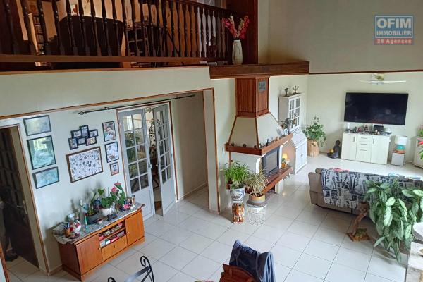 A la Chaloupe St Leu maison T 6/7 en duplex rénovée en 2018 avec une trés belle vue mer