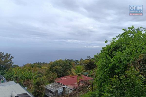 A la Chaloupe St Leu maison T 6/7 en duplex rénovée en 2018 avec une trés belle vue mer
