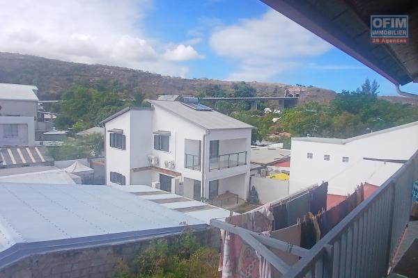 A LOUER appartement F3 NON MEUBLE de 54 m2 SAINT-PAUL VILLE