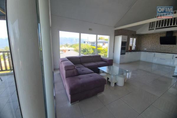 A louer magnifique appartement F4 MEUBLE avec jardinet  la Plaine des Cafres 21 éme Km