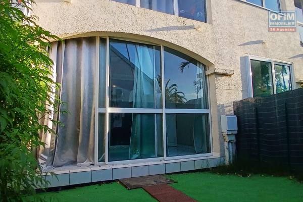 A LOUER Studio/F1 avec cour sur la SALINE LES BAINS