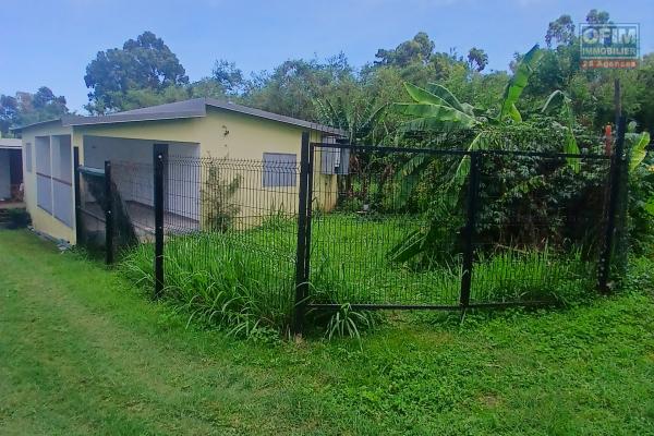 A LOUER Maison de type F2 avec petite cour sur SAINT-GILLES LES HAUTS