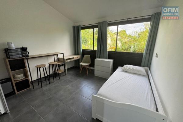 A louer joli studio MEUBLE pour &eacute;tudiant face &agrave; l'universit&eacute; le Tampon