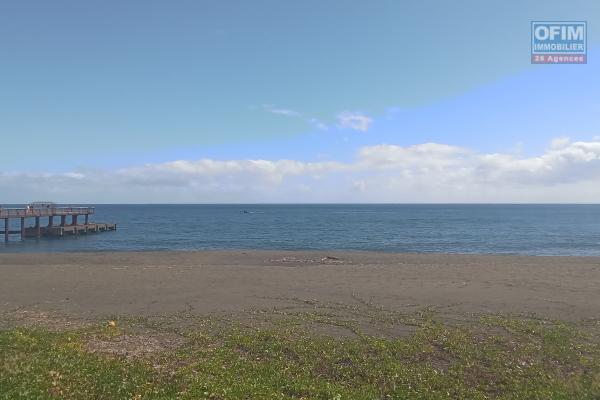 A VENDRE terrain en plein centre ville de SAINT-PAUL .