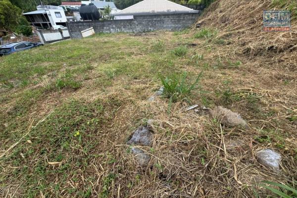 A vendre Mont Vert village joli terrain d'environ 822 m² Surface utile 544 m²