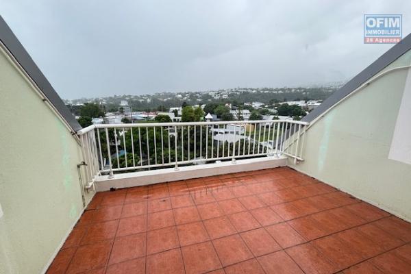 T4 &agrave; vendre &agrave; Ste Clotilde, proche de toutes les commodit&eacute;s, residence St Ferreol