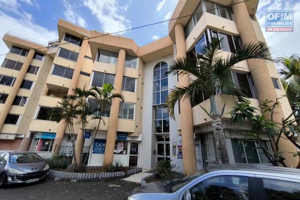 A LOUER APPARTEMENT F2 MEUBL&Eacute; A SAINT DENIS