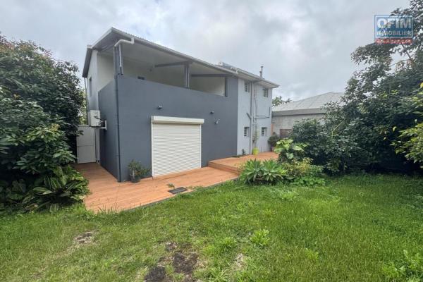 A louer magnifique villa MEUBLEE sur deux niveaux d'environ 124 m² le tampon 16 éme
