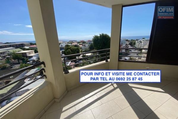 A vendre T2 avec varangue vue mer à Ste Clotilde residence Lobellia