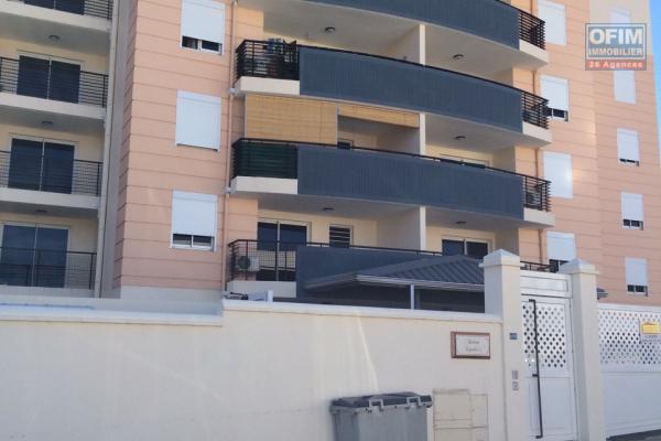 A louer très bel appartement F3 sur la résidence COQUELICOTS 4 à Sainte Clotilde.