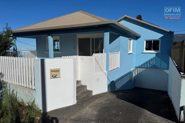 A louer superbe villa de type F4/5 avec vue mer et montagne plaine des Cafres 22 &eacute;me