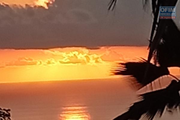 VILLA INVERSEE F4 AVEC PISCINE CHAUFFEE ET VUE COUCHANT PLEIN OUEST - BRAS CANOT SAINT GILLES LES HAUTS