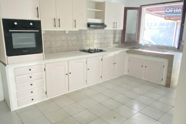 A louer charmante villa de type F5