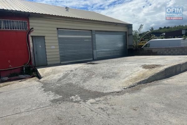 A louer local de stockage 120m2 en Zone d'activit&eacute; N&deg;2 &agrave; Saint-Pierre &icirc;le de la R&eacute;union