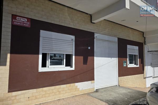 LOCAL COMMERCIAL 85 M2 &agrave; LOUER