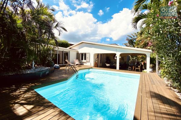 A LOUER Magnifique maison MEUBLÉE de type F5 avec PISCINE et VUE MER à SAINT-PAUL