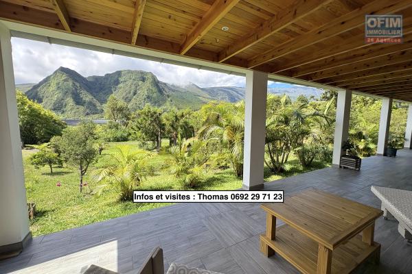 A vendre exceptionnelle Villa sur un terrain de 3100 m2 à la PLaine des Palmistes