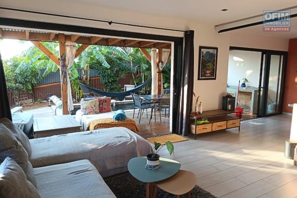 A VENDRE MAISON F4 DE 180 M2 DE SURFACE AVEC PISCINE ET VUE MER A ST LEU