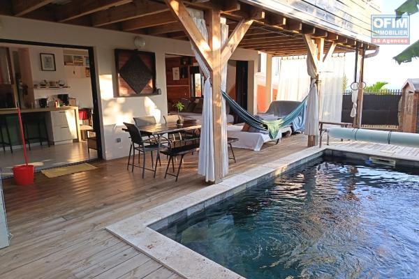 A VENDRE MAISON F4 DE 180 M2 DE SURFACE AVEC PISCINE ET VUE MER A ST LEU