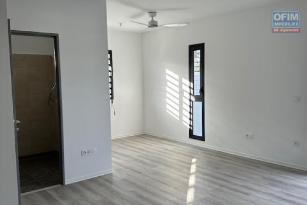 Un studio lumineux vue montagne proche de la Fac du Tampon &agrave; l'&icirc;le de la R&eacute;union